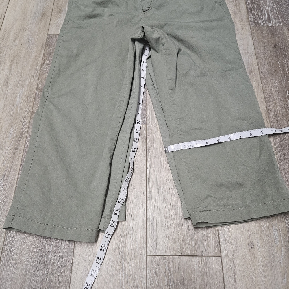 Intro. 3 Piece Bundle Cropped Relaxed Fit Capri Pants Green Moss  Women 8 Casual - Picture 3 of 11